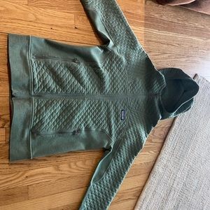 Women’s Patagonia Zip Up Medium
